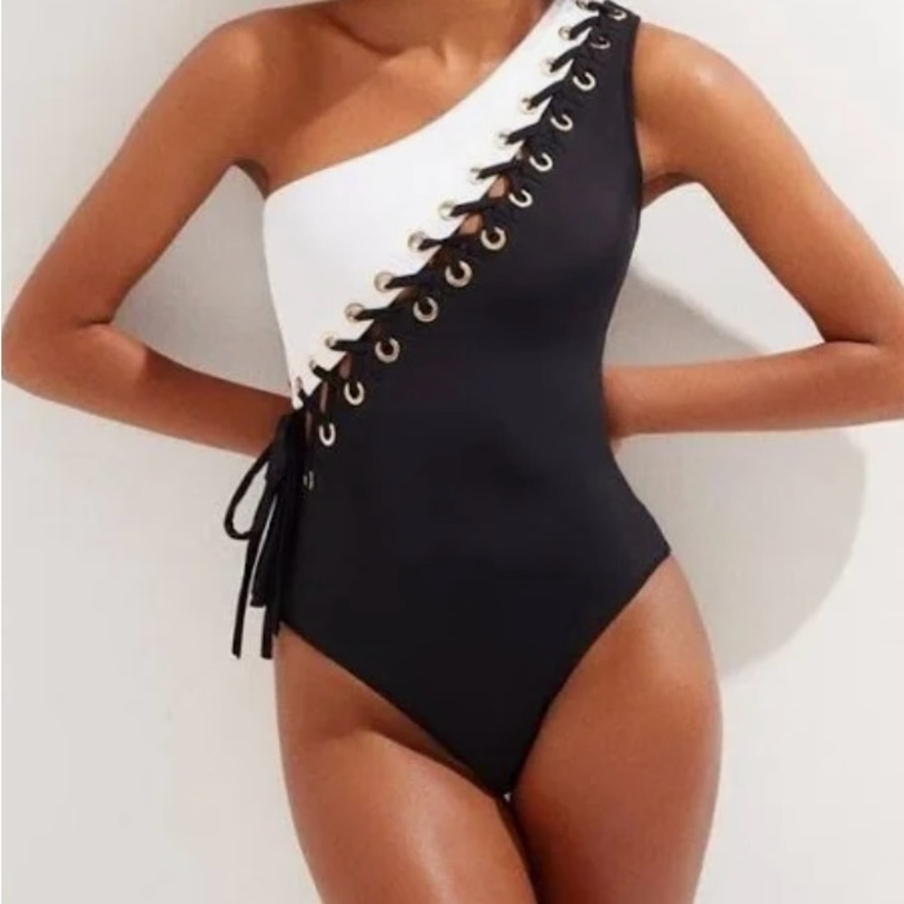 OYE One-Shoulder Lace Up Grommet Black and White Swimsuit, Sz M